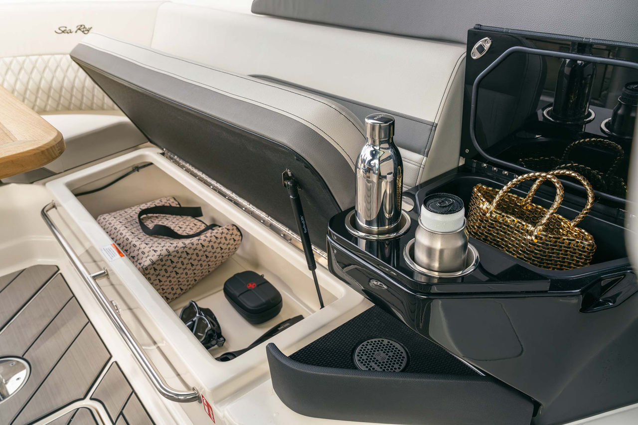 Sea Ray SLX 360 Outboard