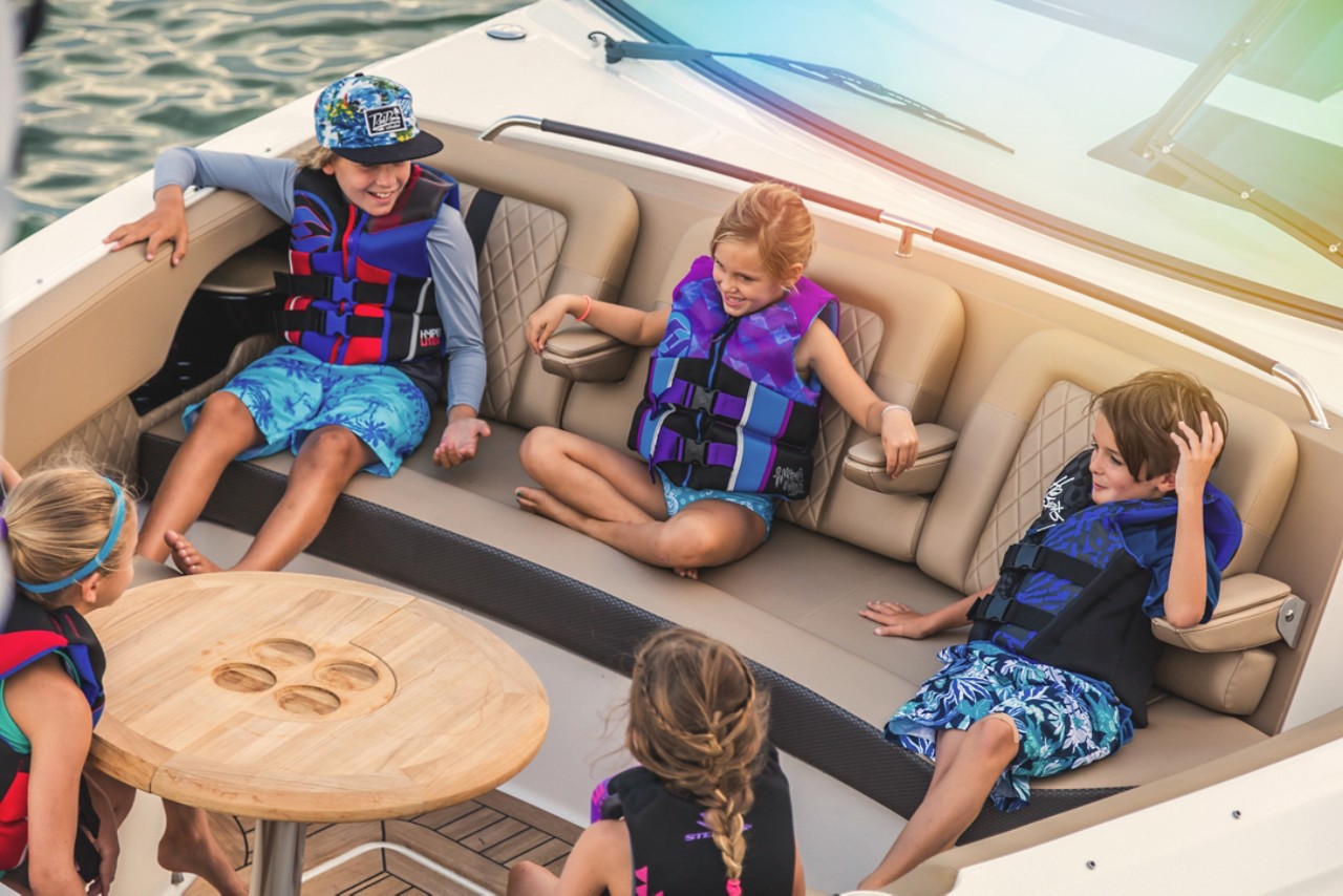 Sea Ray SLX 400 Outboard