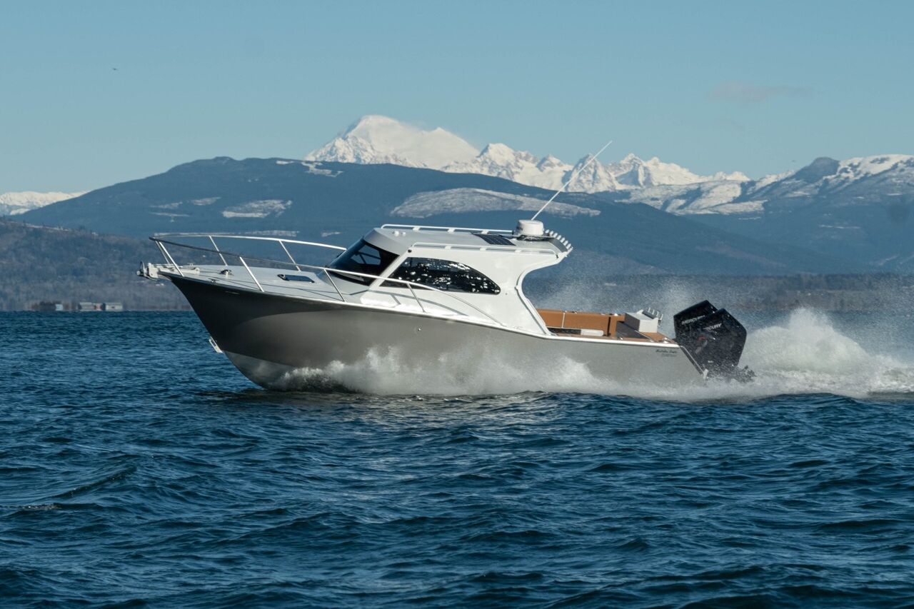 Makaira Gen3 33 Outboard