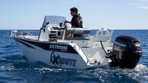 Extreme Boats 545 Centre Console