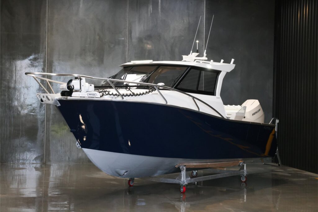 Flyfin 2300HT | 7.1M - Offshore Performance