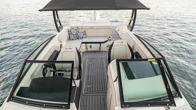 Sea Ray SPX 230 Outboard