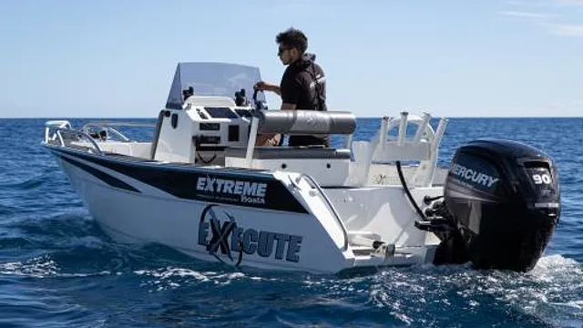 Extreme Boats 545 Centre Console