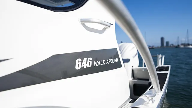 Extreme Boats 646 Walk Around