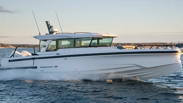 Axopar 38 XC Cross Cabin
