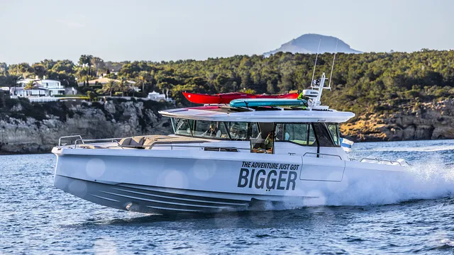 Axopar 45 XC Cross Cabin